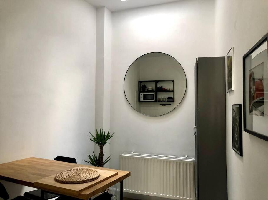 Private Studio In Антверпен Экстерьер фото