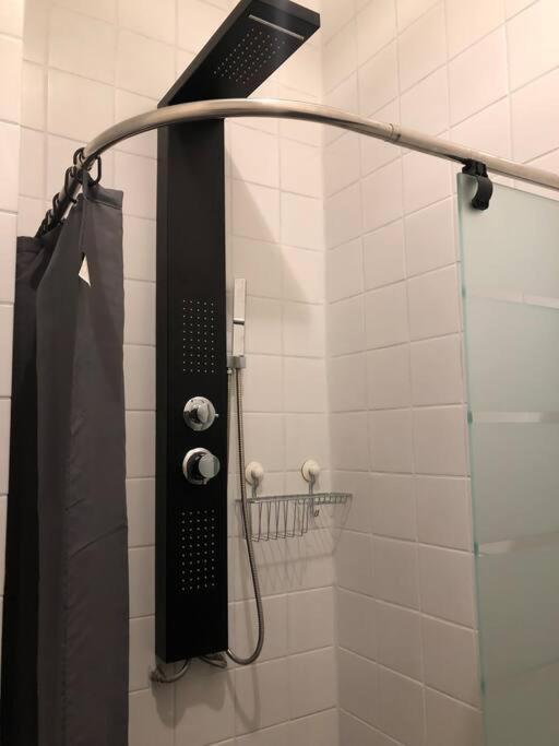 Private Studio In Антверпен Экстерьер фото