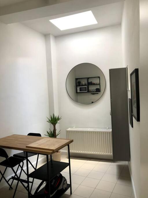 Private Studio In Антверпен Экстерьер фото